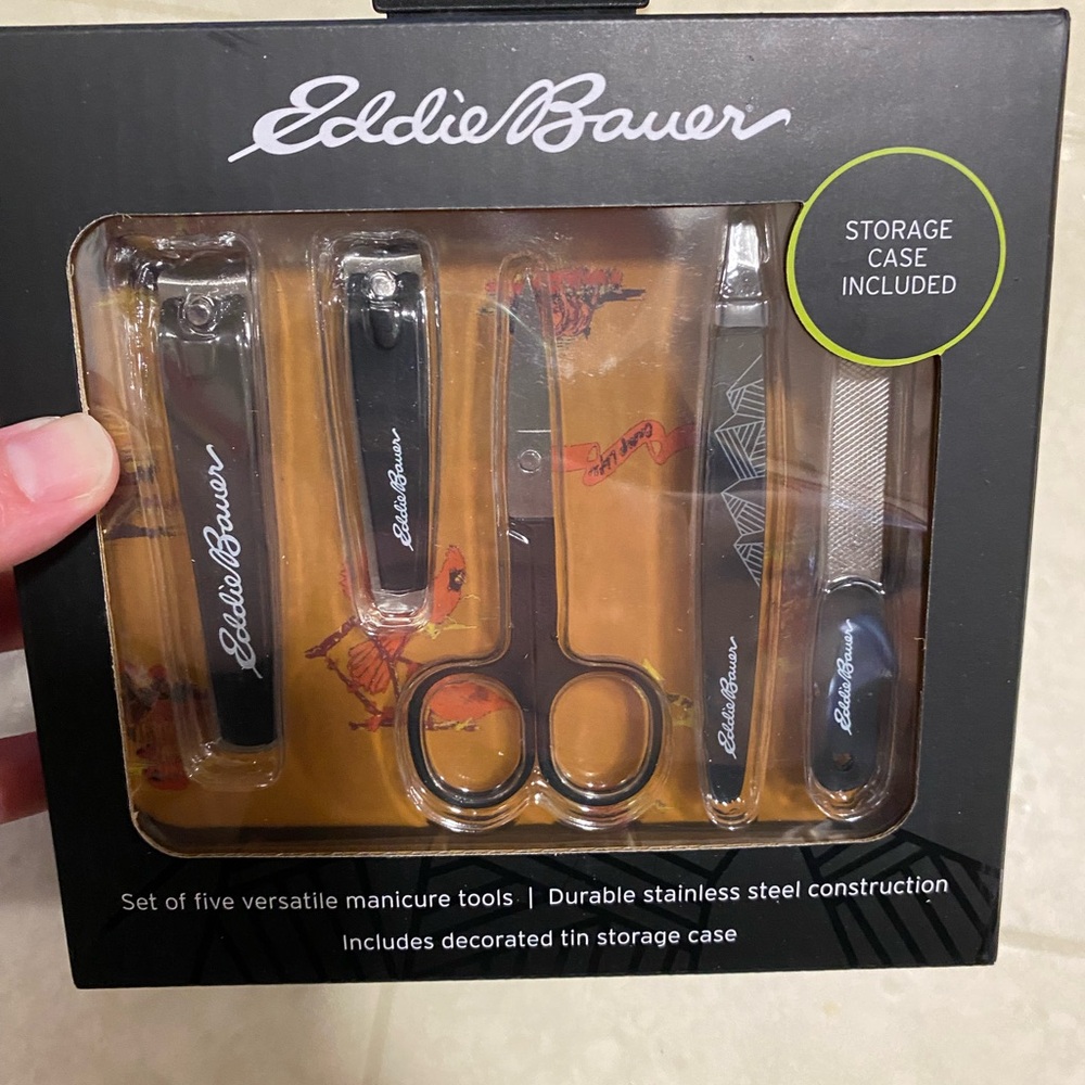 Eddie Bauer Black Manicure Set
